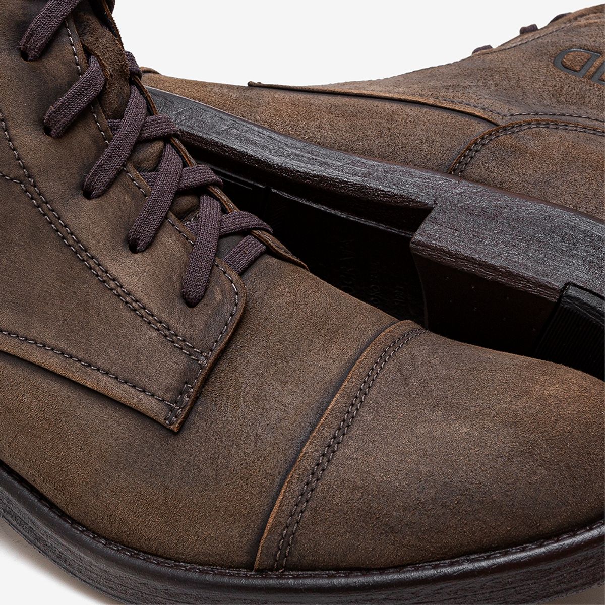 Bota Marrom Dust